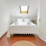 Costa House With Pool By Homeful Homes Βίλα Costa de Caparica