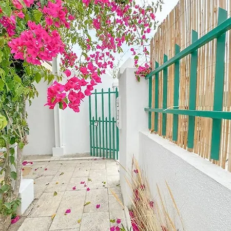 Βίλα Costa House With Pool By Homeful Homes