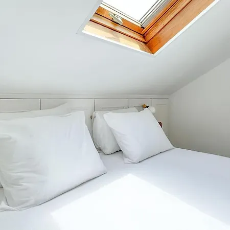 Villa Costa House With Pool By Homeful Homes Costa de Caparica