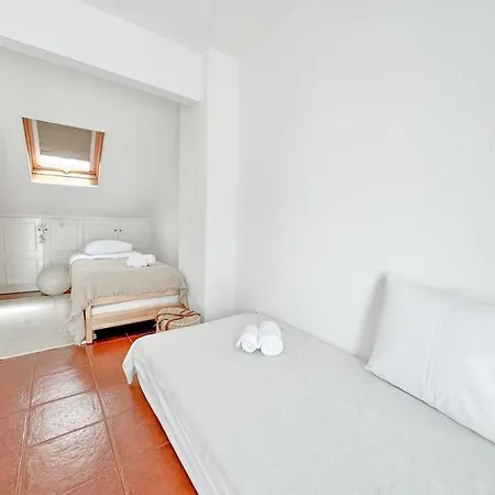 Costa House With Pool By Homeful Homes Costa de Caparica