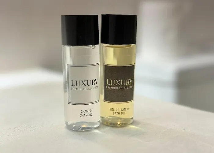 Costa House With Pool By Homeful Homes * Costa da Caparica