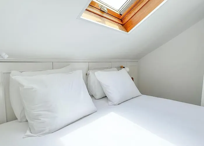 Villa Costa House With Pool By Homeful Homes Costa da Caparica