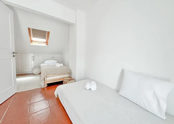 Costa House With Pool By Homeful Homes Costa da Caparica