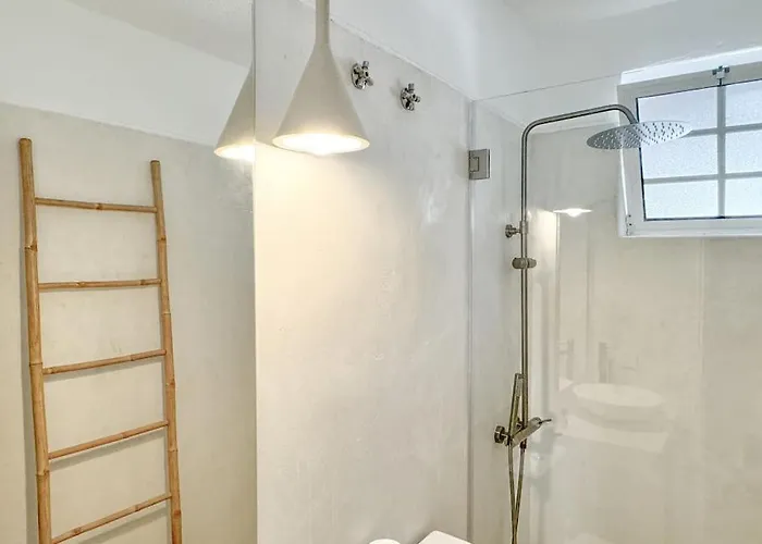 Costa House With Pool By Homeful Homes