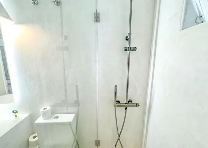 Villa Costa House With Pool By Homeful Homes *