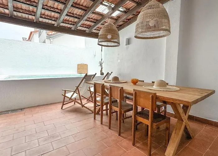 Costa House With Pool By Homeful Homes *