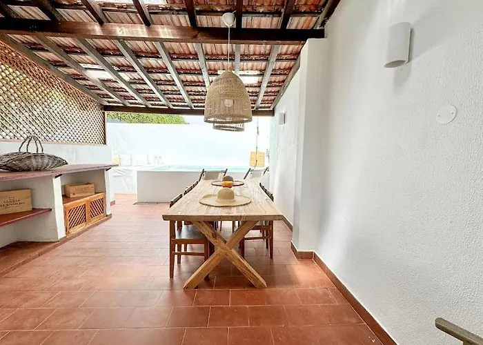 Costa House With Pool By Homeful Homes Villa Costa da Caparica